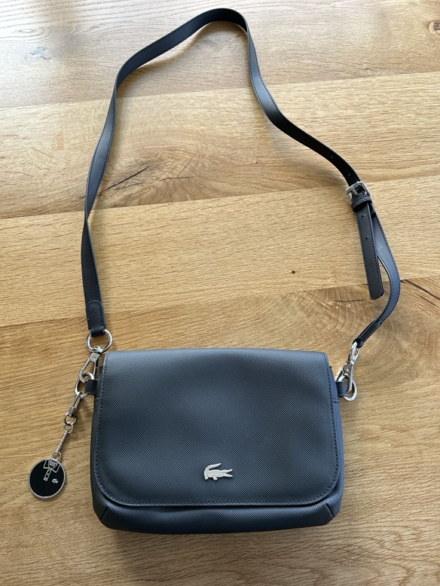 Lacoste Taschen für Damen: Originale Lacoste Tasche – Gebraucht aus Lustmühle von Simiel
