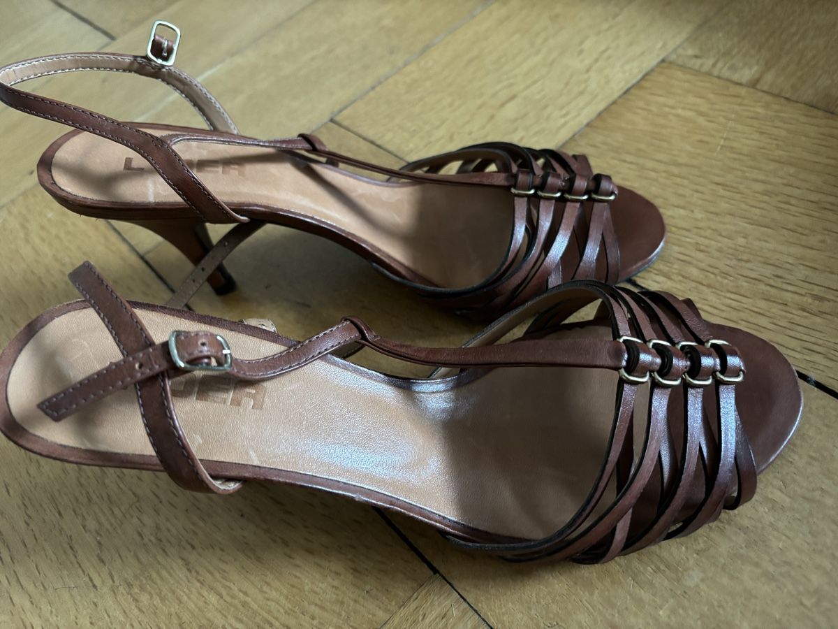 Scarpe da donna: Ledersandalen, Grösse 39 – Usato da Zürich venduto da gucks 2