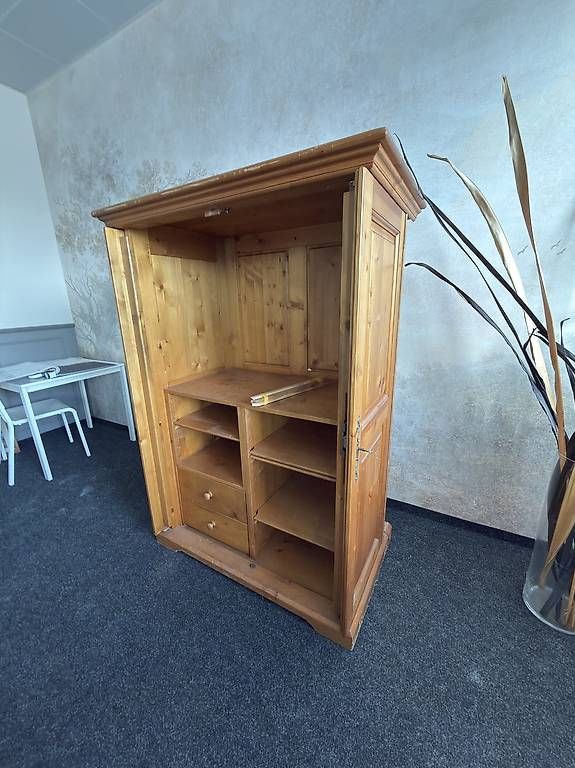 Schränke: Schrank Antike optik – Gebraucht aus Staad SG von pas_d6lp 2