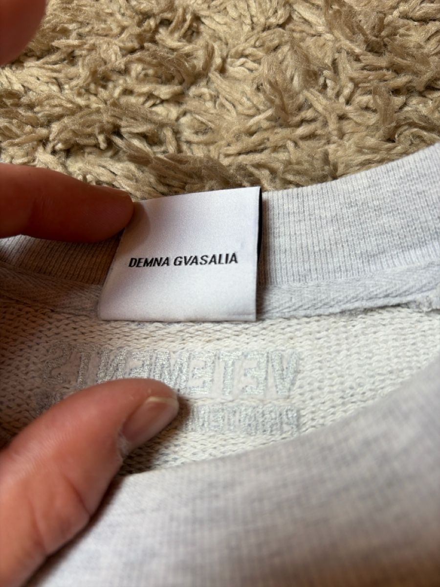 Pullover & Sweatshirts: Verements Sweater Unskinny Grau – Gebraucht aus Visperterminen von lgresell 2
