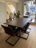 Moderner Esstisch mit beschichteter Glasplatte - Top Zustand