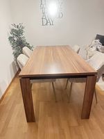 Robuster Esstisch aus Holzwerkstoff (180 x 90 cm)