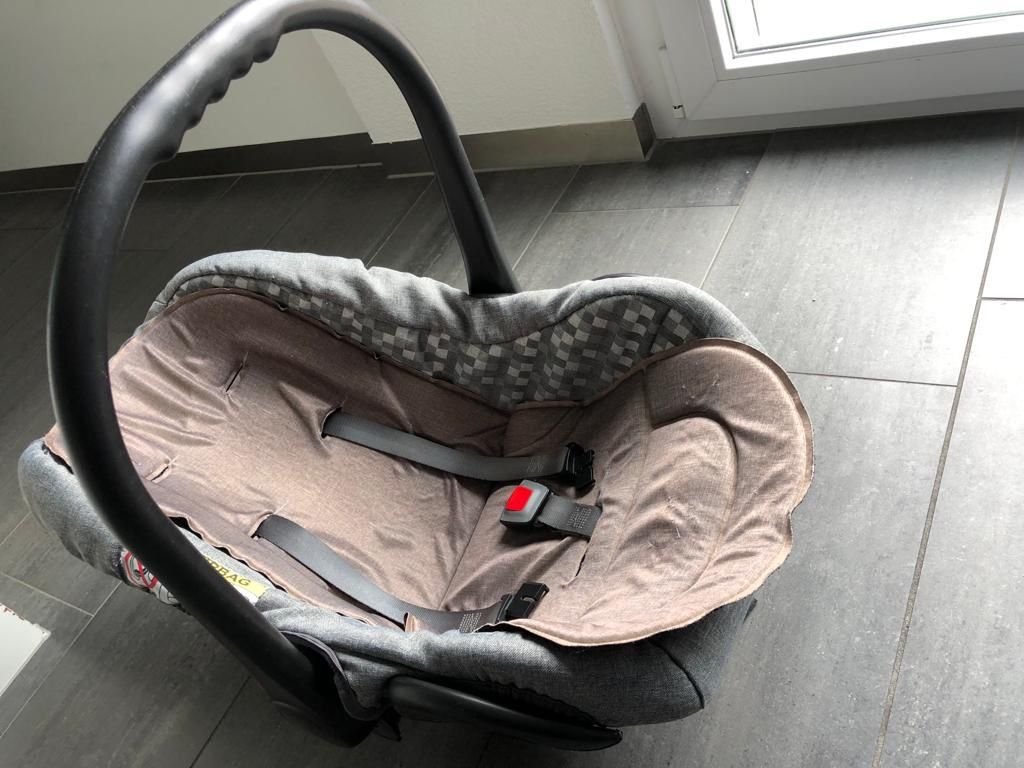 Seggiolini per auto: Babyschale Marke Karwala – Usato da Dottikon venduto da Mesut15 3