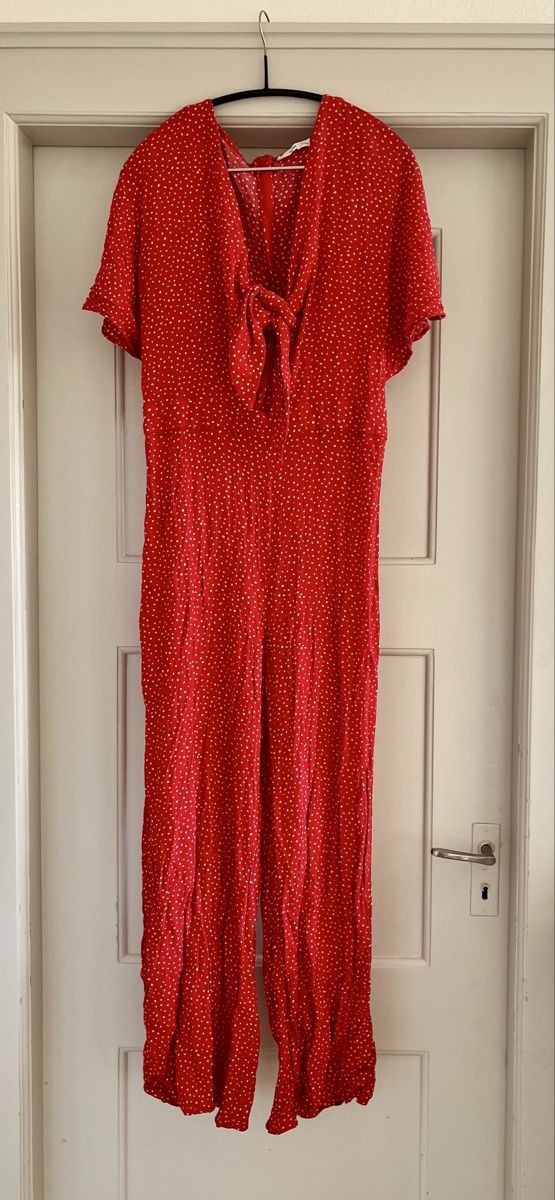 Mango Jumpsuits: Jumpsuit rot Mango Grösse L  – D'occasion à Winterthur par Mahonyy