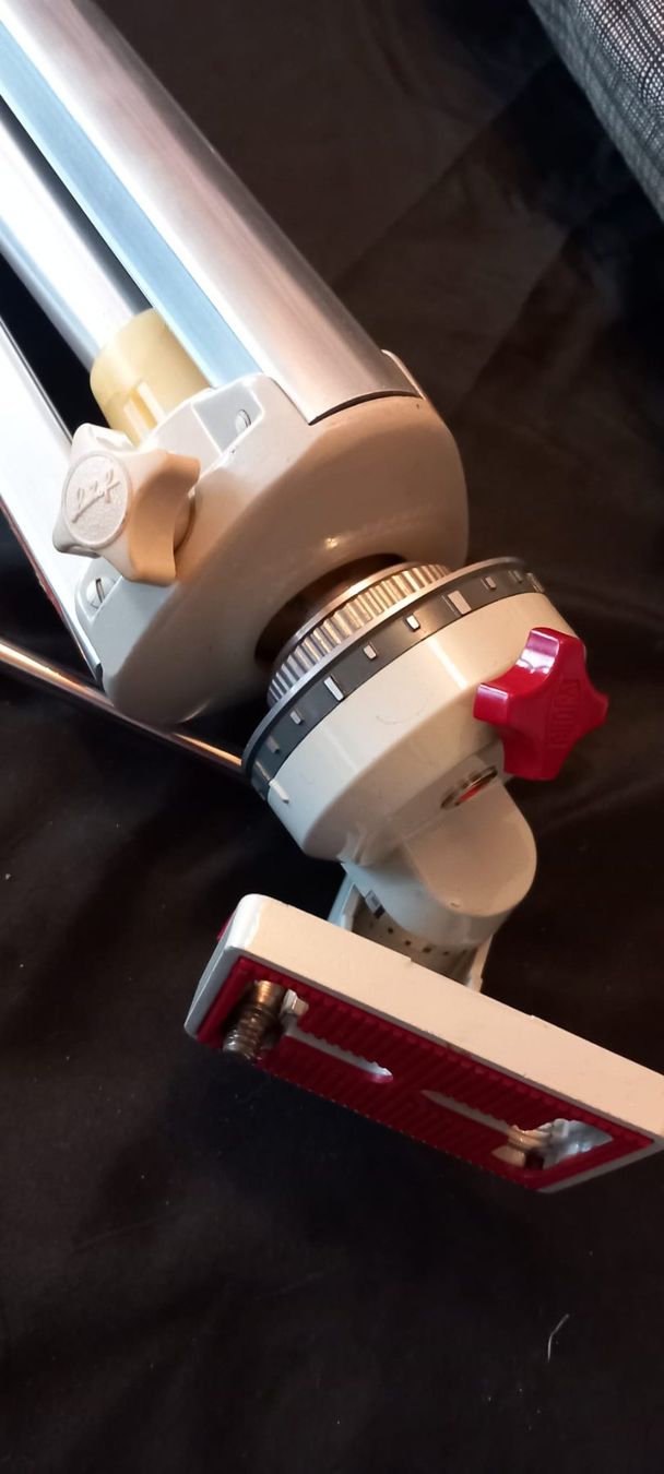 Treppiedi & Teste: BILORA STATIV MIT ETUI – Usato da Huttwil venduto da Kunterbuntli 5