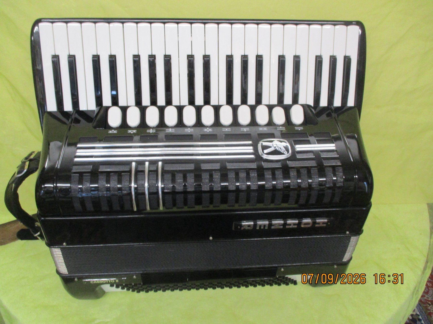Strumenti musicali: Akkordeon Hohner Cassotto II – Usato da Jegenstorf venduto da Oktavio