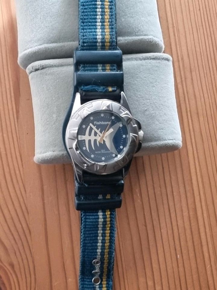 Montres: Fishbone  Armband-Uhr. 50 M / Wasser Resistent – D'occasion à Allenwinden par Obalu 1