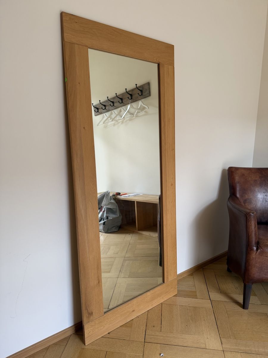Miroirs: Standspiegel mit Holzrahmen – D'occasion à Basel par Isavini