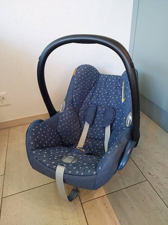 Sièges auto: Babyschale Maxicosi CabroFix – D'occasion à Bubendorf par thepaddington