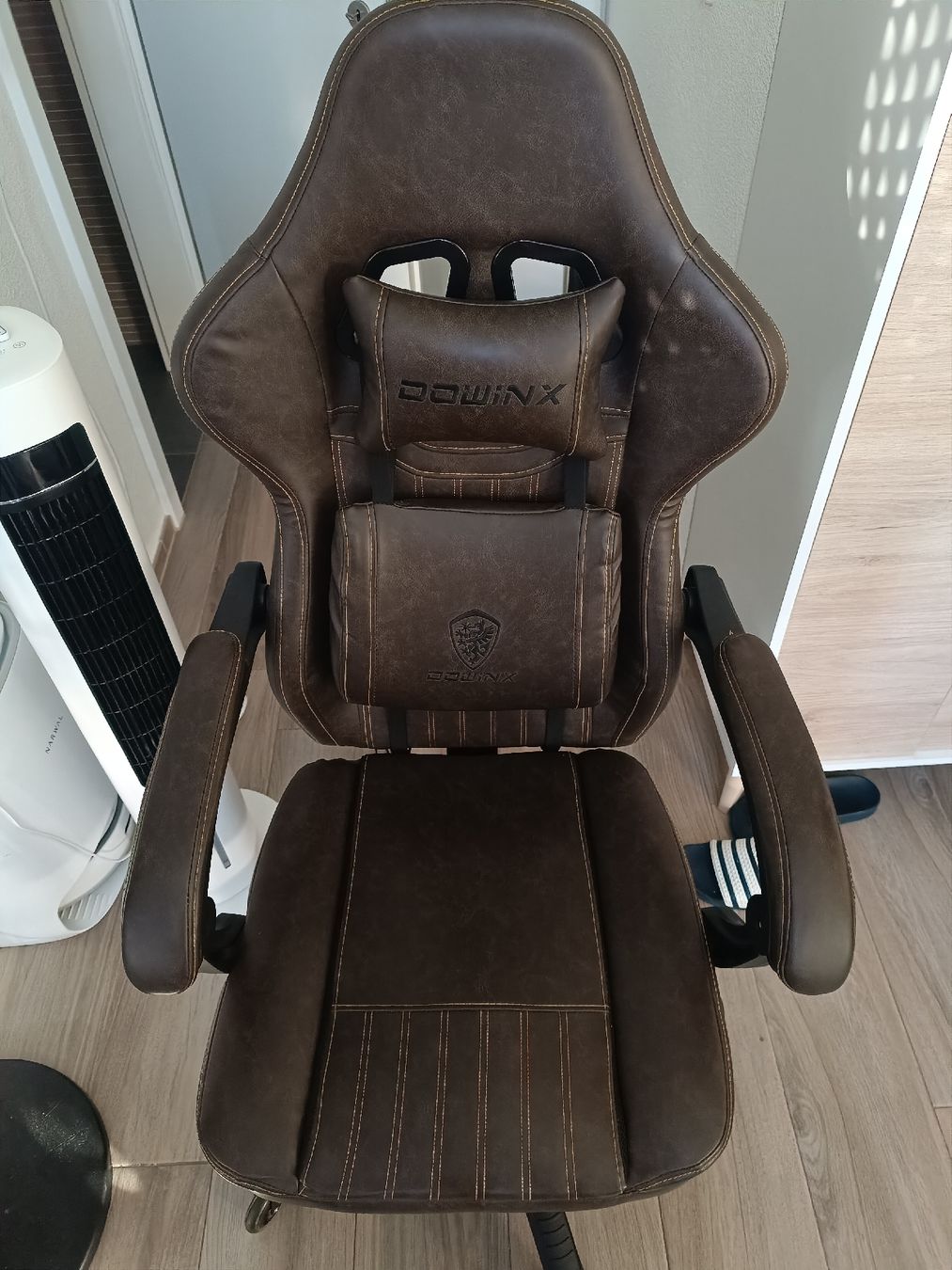 Chaises: Gamingstuhl DOWINX braun gebraucht – D'occasion à Basel par stu_zw2s