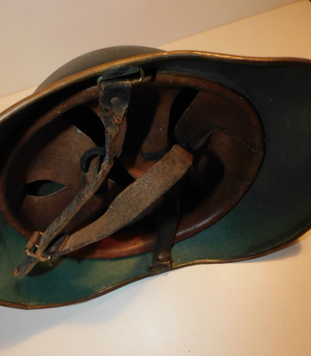 Vêtements & accessoires anciens: Feuerwehr Helm antiker Helm Uniform Helm – D'occasion à Sursee par 76 1