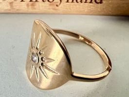 Vergoldeter *Sonnen*Ring– strahlender Blickfang mit Zirkonia