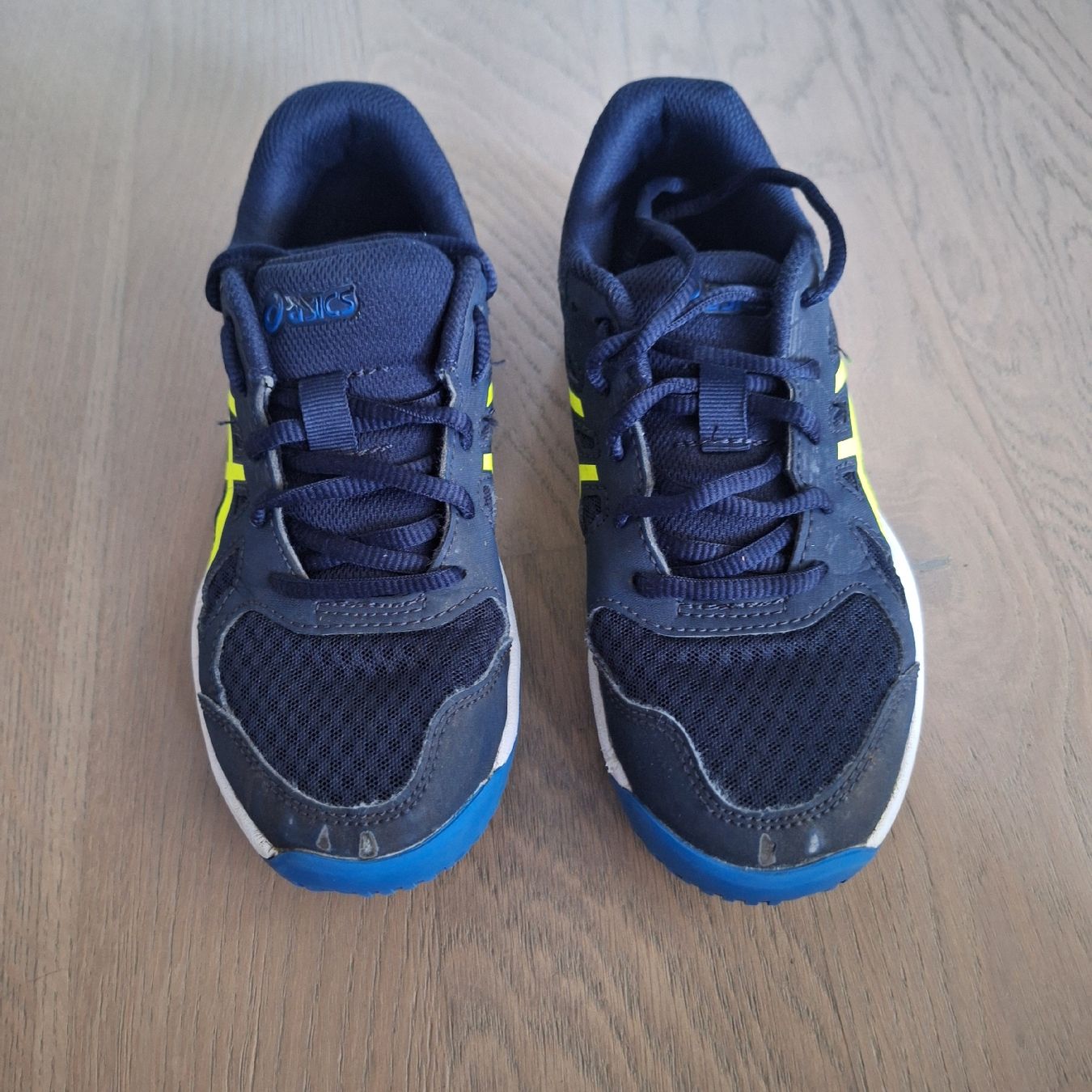 Asics Herrenschuhe: Asics Hallenturnschuhe, Gr. 35.5 – Gebraucht aus Dachsen von Luna261081 1