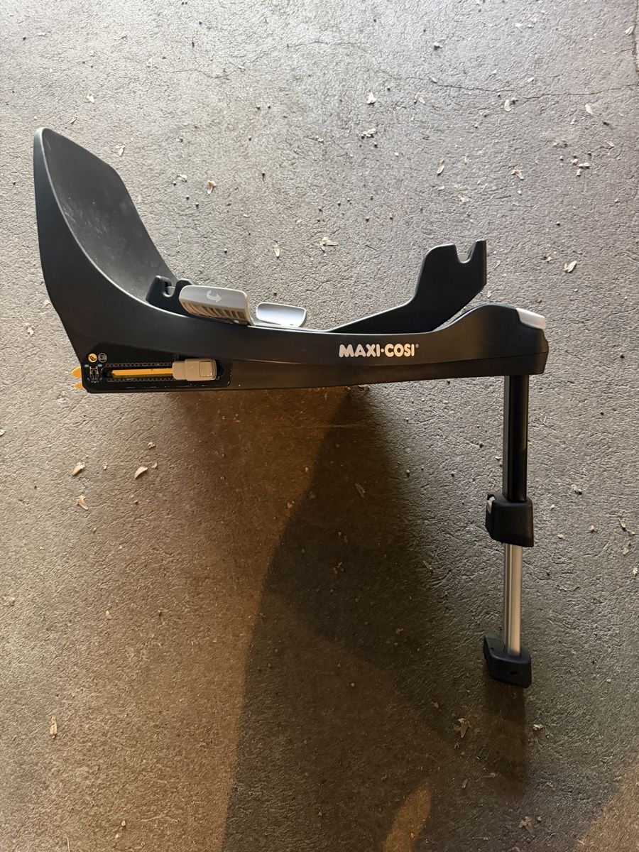 Maxi-Cosi Seggiolini per auto: Babyschale Maxi-Cosi Pebble 360 + Isofix Basis – Usato da Baden venduto da ssi_6jxz 6