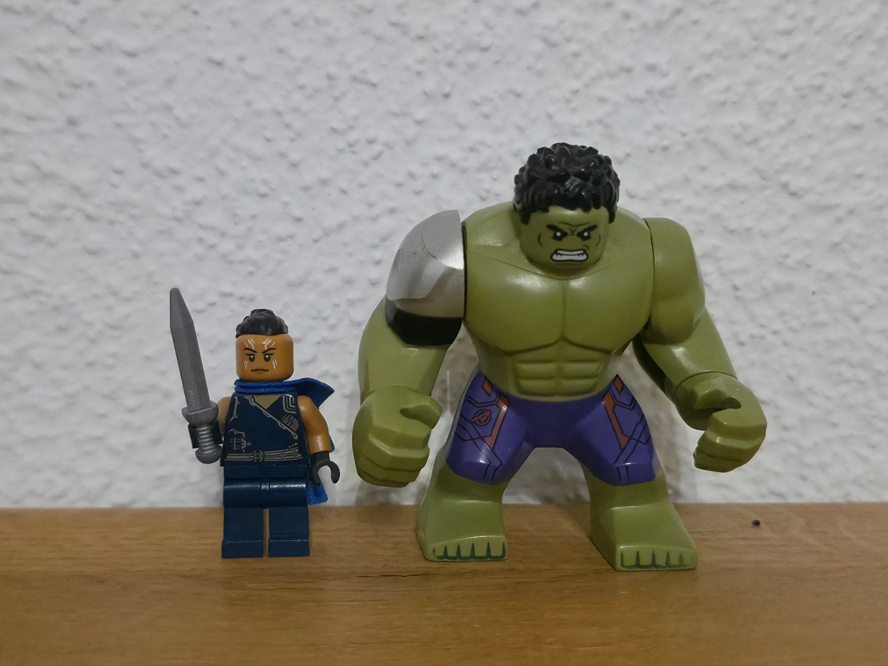 Lego Baukästen: Lego Marvel Hulk und Valkyrie Avengers Super Heros – Gebraucht aus Aarburg von DoubleT
