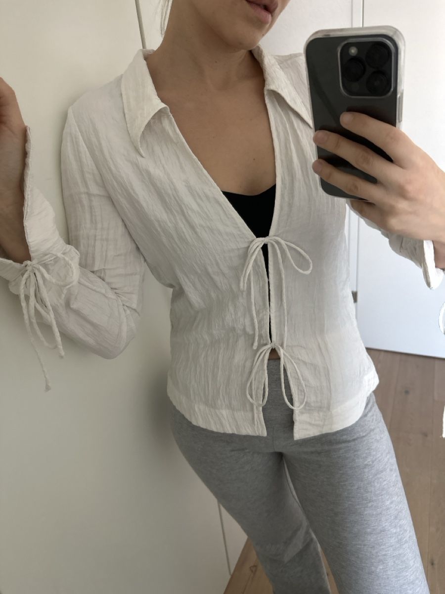 H&M Camicette: Weisse Bluse mit Schnürungen – Nuovo (secondo la descrizione) da Rheineck venduto da sam_9m27