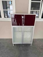 Vitrinenschrank Metall Glas Weiss Bordeaux Gebraucht