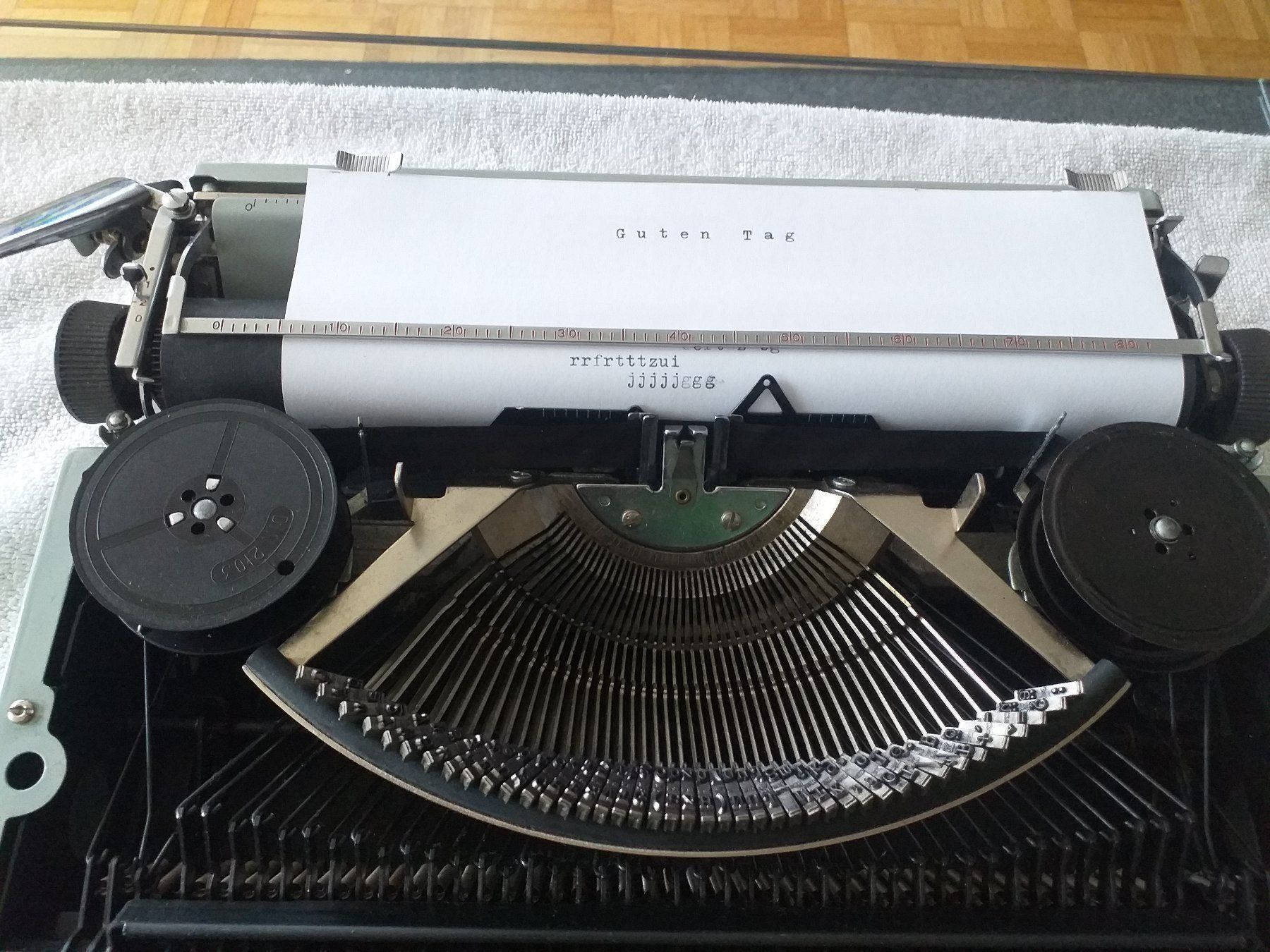 Macchine da scrivere: Antike Royal Schreibmaschine – Usato da Oberägeri venduto da 455 4