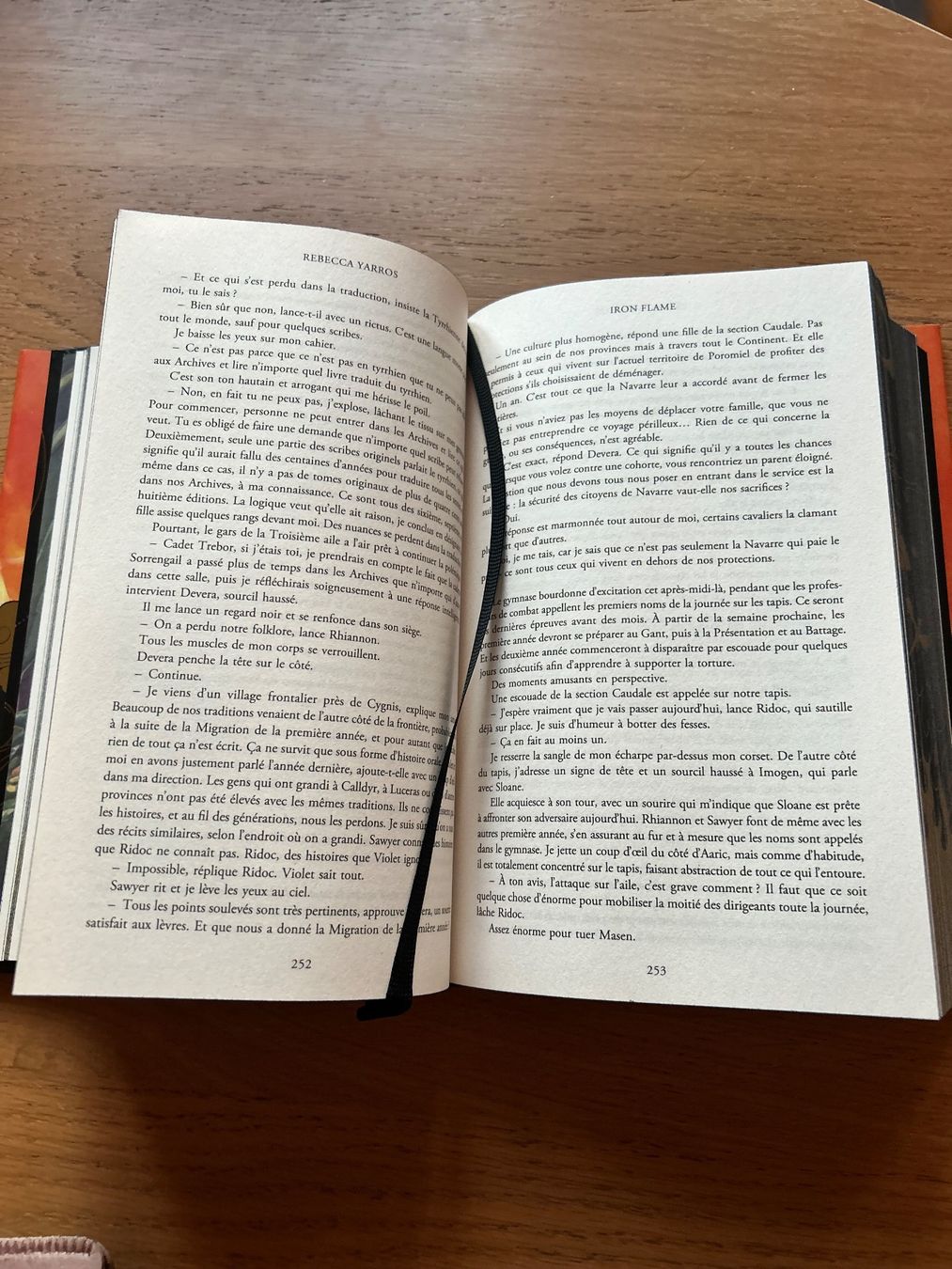 Libri: Livre relié Iron Flame 2 édition spéciale – Nuovo (secondo la descrizione) da Lausanne venduto da noh_gt5x 3