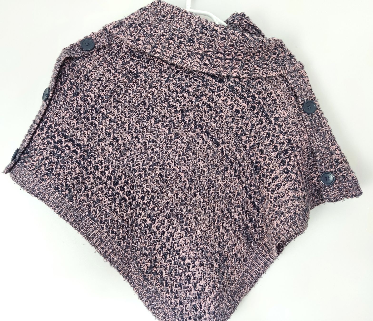 Maglioni & Felpe: Kinder Mädchen Poncho Gr. 116 – Usato da Biel/Bienne venduto da AnikaNah