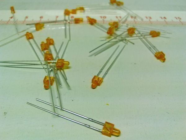 Componenti elettronici: Mini-LED 1.8mm orange 20Stk. – Nuovo (secondo la descrizione) da Luzern venduto da Salefactory 1
