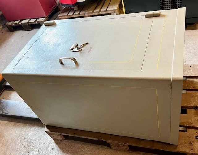 Casseforti: Occasion Tresor / Safe / Panzerschrank – Usato da Riedtwil venduto da wiederverwendung 2