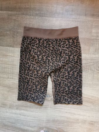 Sommerliche Leo Print Radlerhose von ONLY Gr. M top Zustand