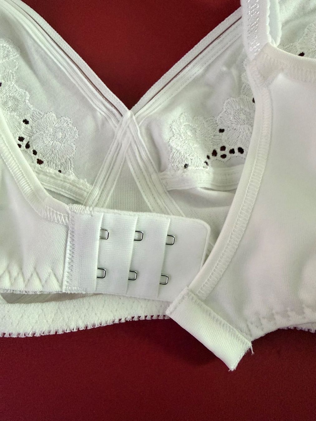 Triumph Altra biancheria intima: TRIUMPH. Bügelloser BH ELASTI CROSS + COTTON, Grösse 80D – Nuovo e nell'imballaggio originale da Rudolfstetten venduto da gst_g7xl 4