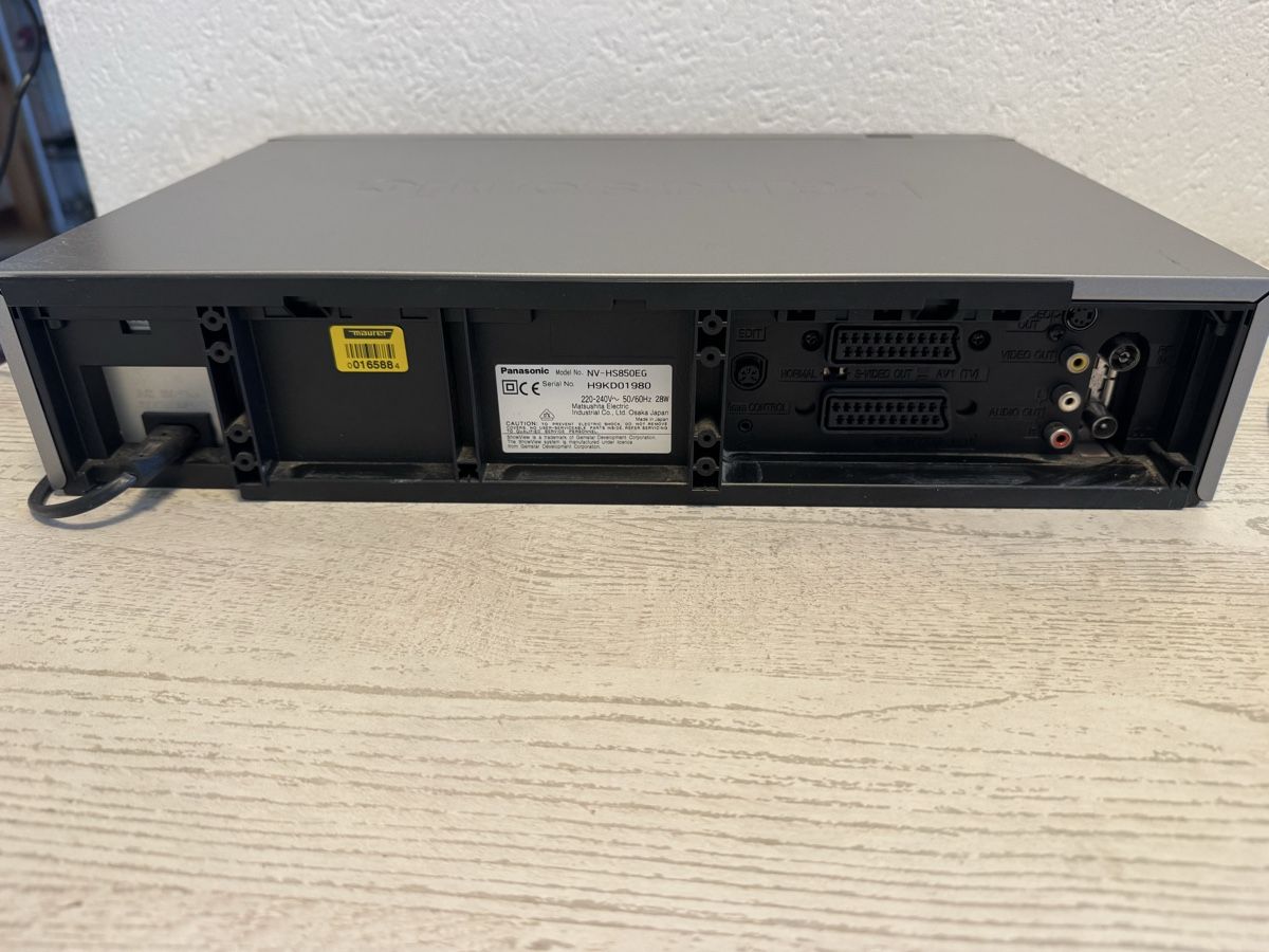 Panasonic Enregistreurs: Panasonic nv-hs850 super vhs recorder – D'occasion à Zunzgen par milesdavis76 5