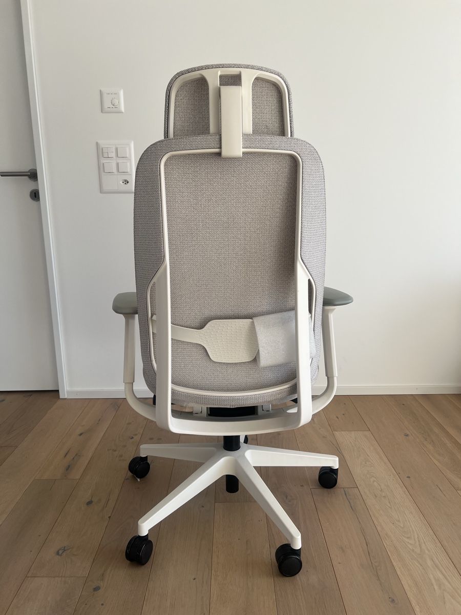 Stühle: ofinto Cloud ergonomic office chair with headrest – Gebraucht aus Zug von pai_pf8z 1