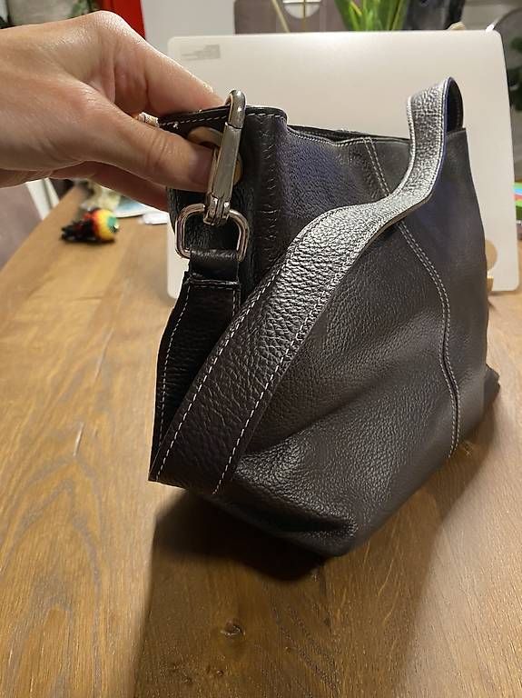 Borse da donna: Leder Handtasche  – Usato da Winterthur venduto da Glionel 1