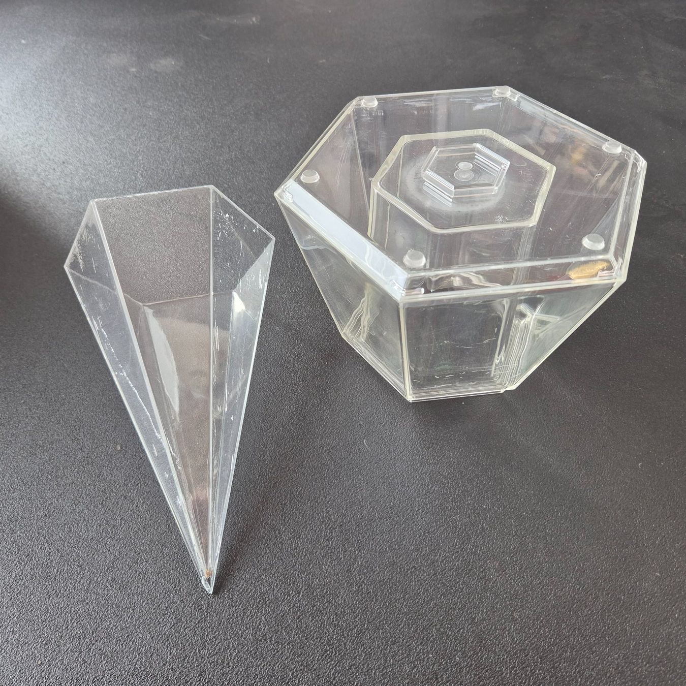 Altro: Plexiglas Acryl Weinkühler Champagner / Sektkühler Pyramide – Usato da Nottwil venduto da Wondewa-Shop 4