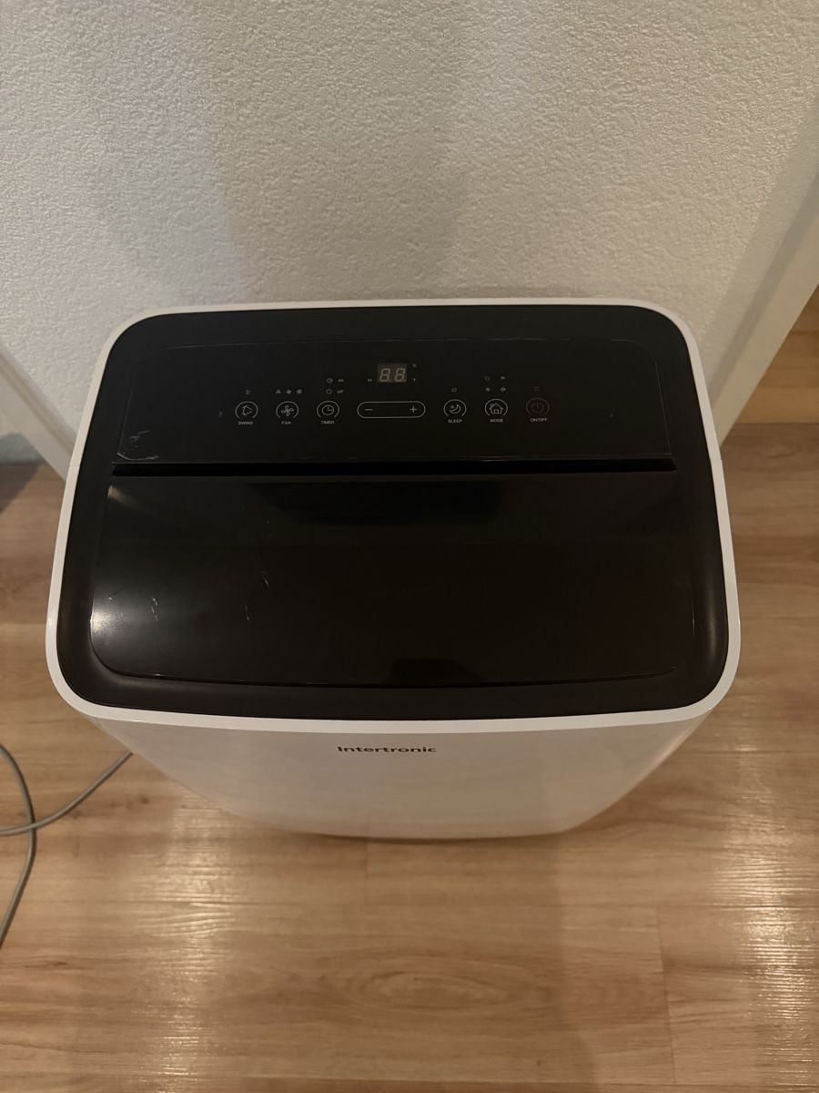 Climatiseurs: INTERTRONIC Klimagerät Mobile 9000 BTU/h – D'occasion à Henau par random111222333 2