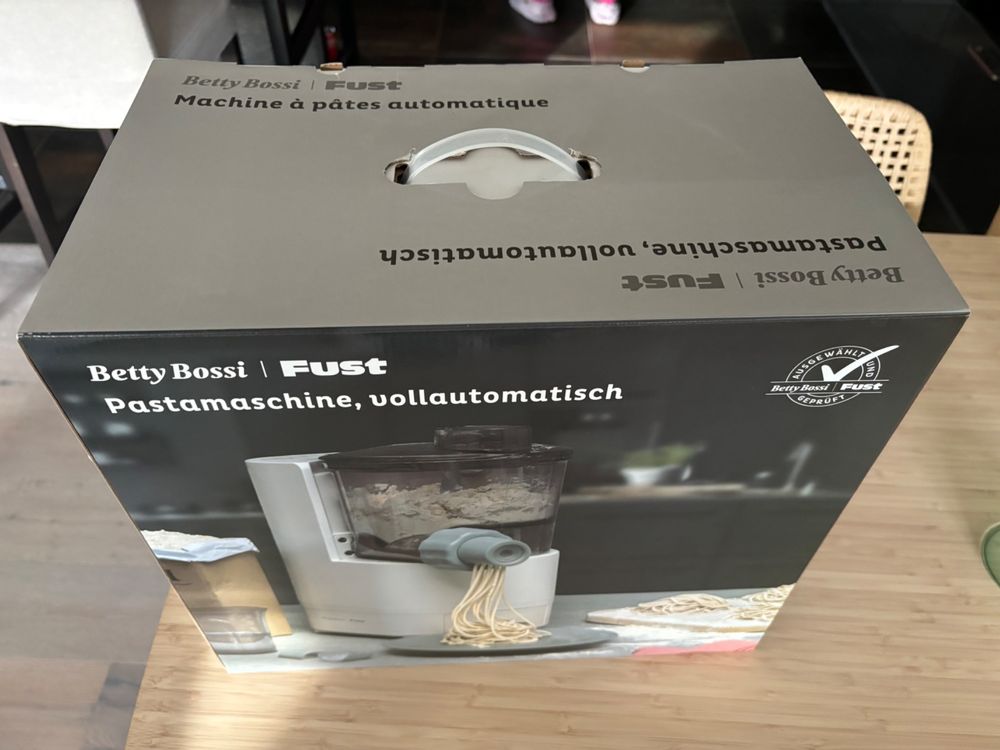 Vollautomatische Nudelmaschine Mit 9 Formköpfen – 500g Kapazität, 55–60 U/min, Inkl. Knödelhülsen-Aufsatz – Pasta Frisch Wie Selbstgemacht