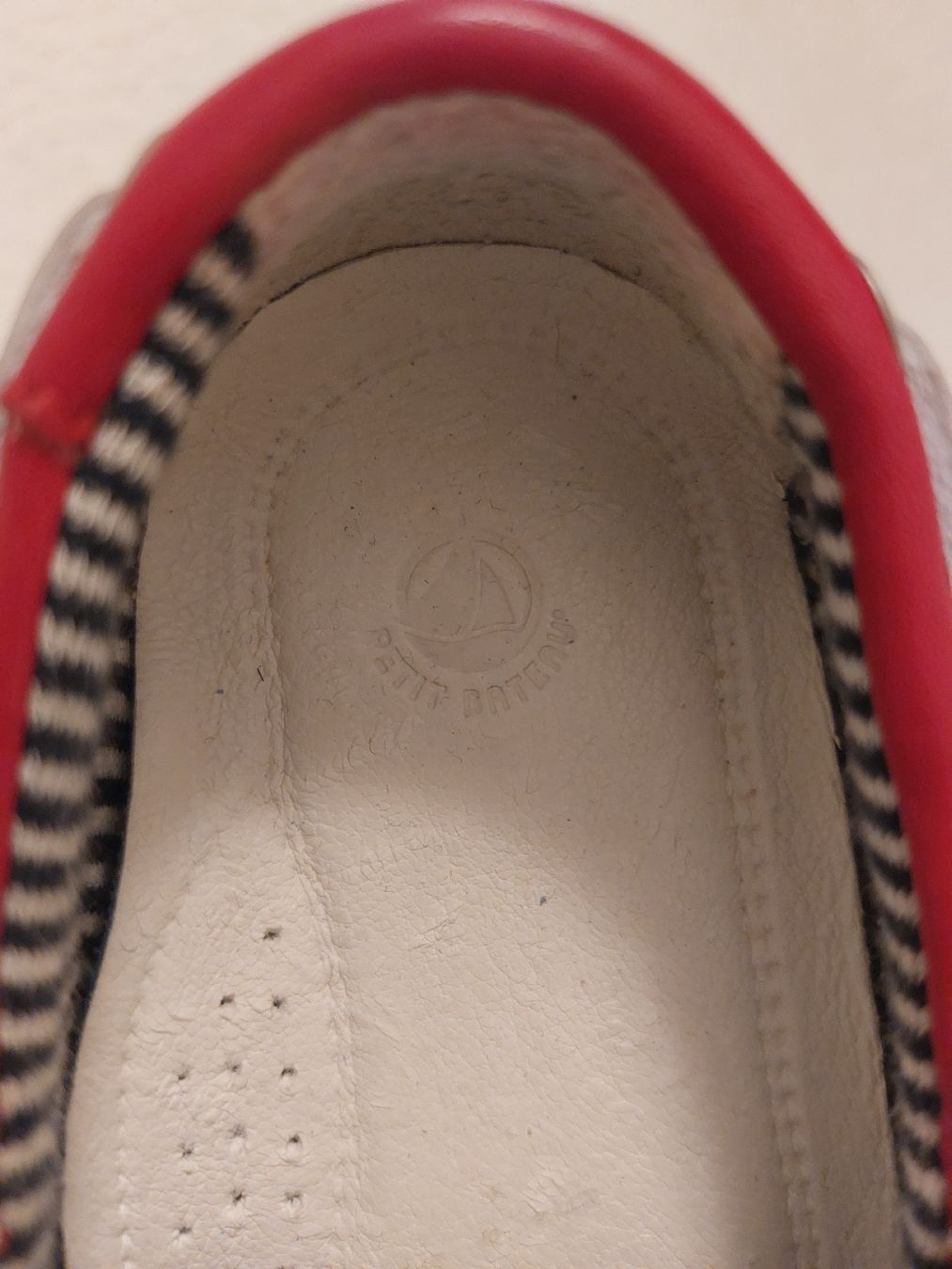 Petit Bateau Scarpe per ragazzi: PETIT BATEAU Leder Mokassin Bootsschuhe Gr. 26 – Usato da Balterswil venduto da Steineparadies 4