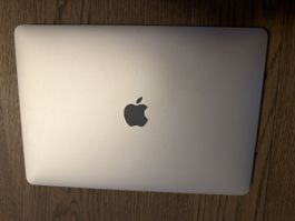 Apple MacBook Pro 13" M1 (2020) - 16 GB Ram - Silber & Kabel