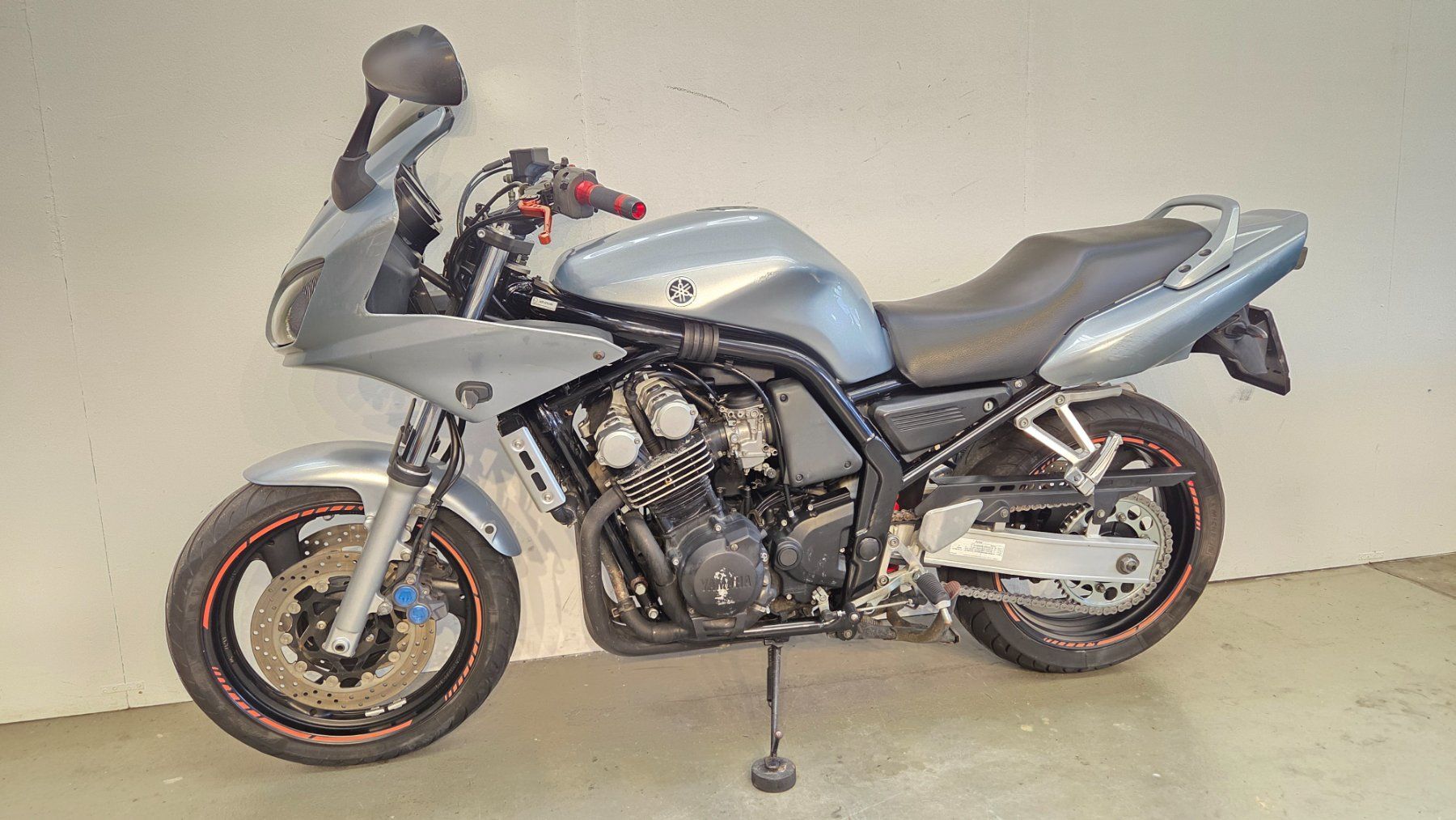 Yamaha Strasse: Yamaha FZS 600 – Gebraucht aus Tägerschen von Moto-Welt 3