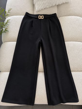 Pantalon noir chic à jambes larges avec boucle dorée ✨