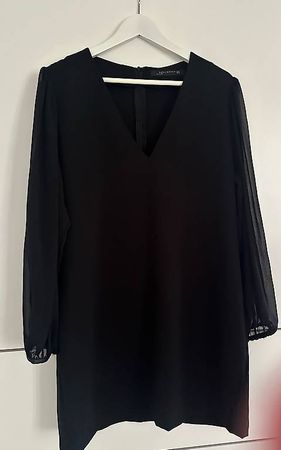NEU! ZARA KLEID mit Chiffon Ärmel.Gr. 42