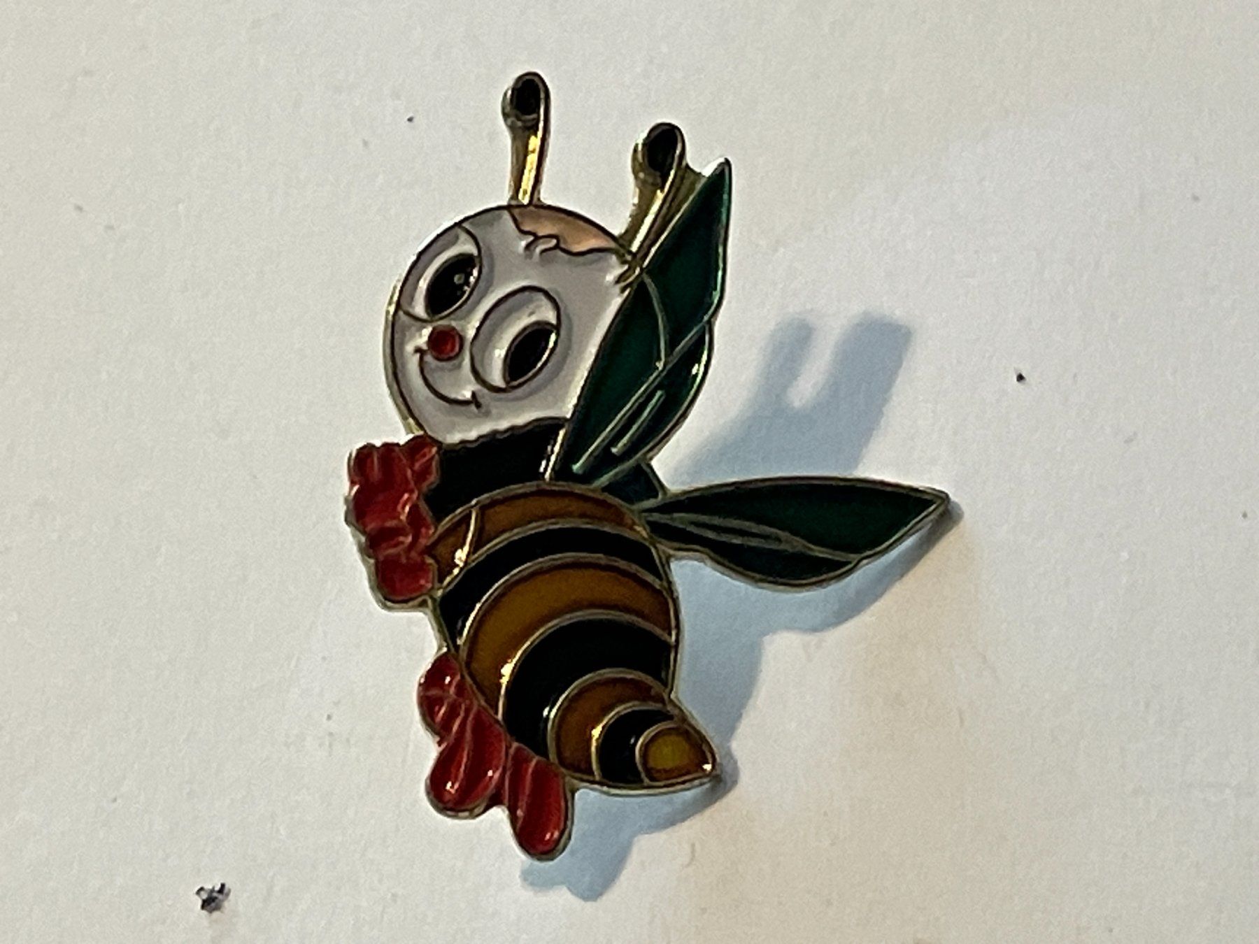 Placchette & Badge: 1 Pin Biene Maya – Usato da Basel venduto da djwwpp