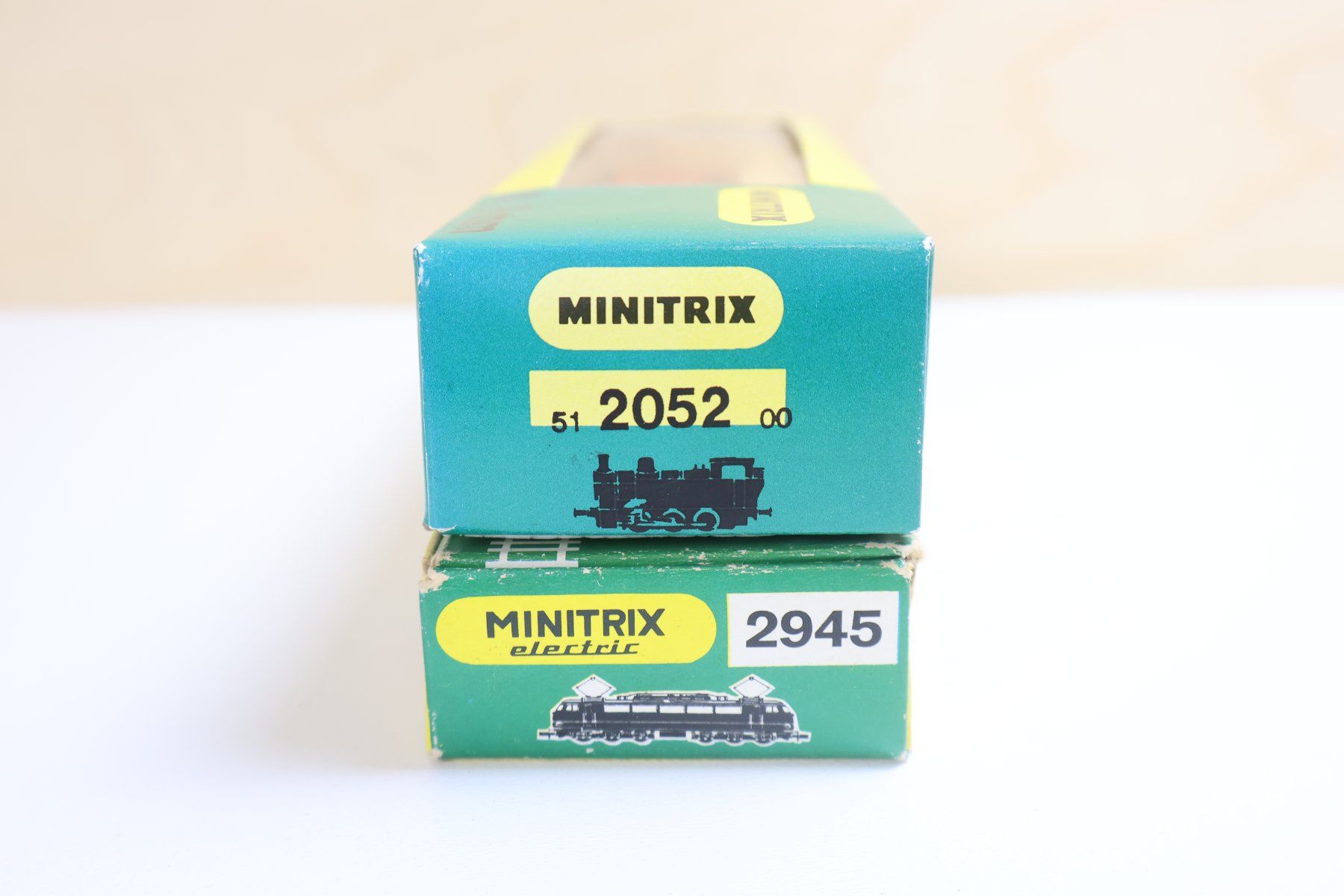 Trix Modelleisenbahnen: Minitrix 2 x Loks TEE BR E03 & Dampflok - Spur N – Gebraucht aus Winterthur von Monstera 5