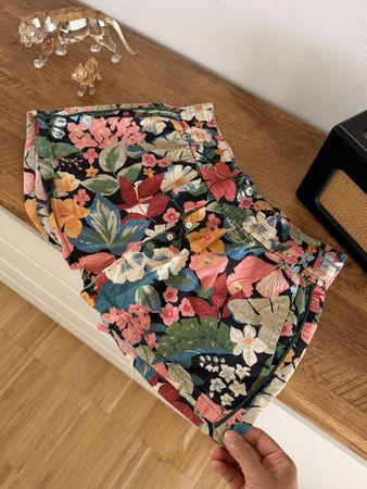 Zara Blumen-Shorts XS - Sommerliche kurze Hose 