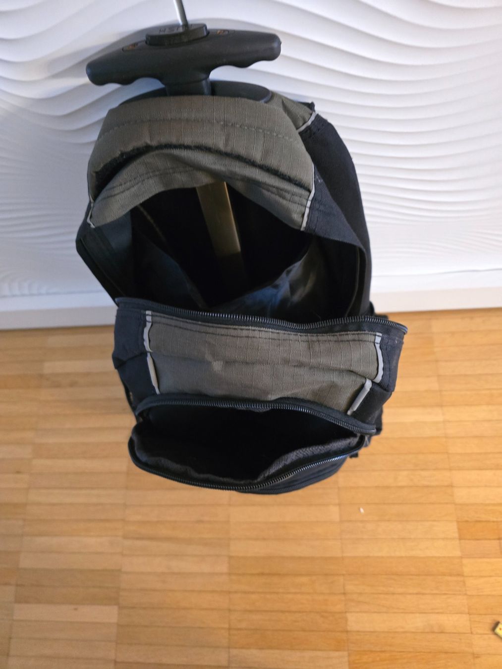 Zaini: Praktischer Rucksack Trolley – Usato da Laufenburg venduto da may_r2st 2