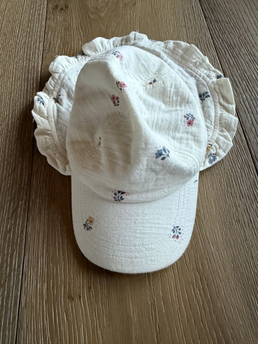 H&M Berretti & Sciarpe: Neuer Sonnenhut Grösse 62/68 – Nuovo (secondo la descrizione) da Pragg-Jenaz venduto da gobrist