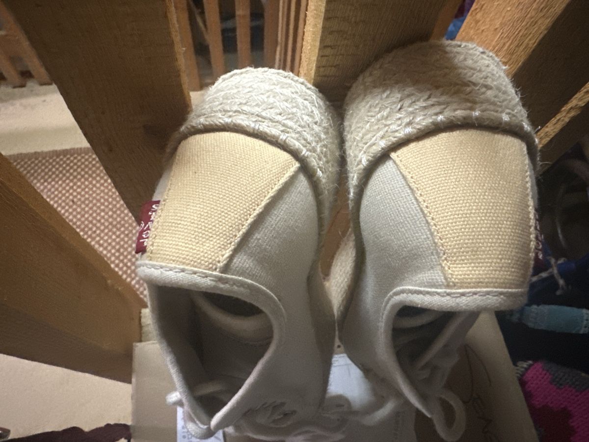 Levi's Scarpe da uomo: Levi's Sneakers, Canvas, Grösse 39, Top Zustand – Nuovo (secondo la descrizione) da Zürich venduto da Nastacia 1