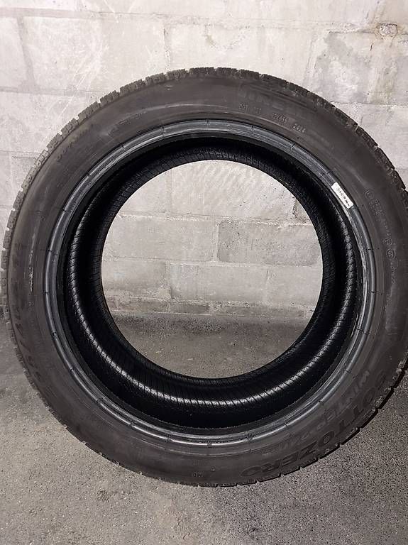 Pirelli Pneumatici & Ruote complete: 2x Winterreifen Pirelli 255/40/18 – Usato da Kriens venduto da lars95