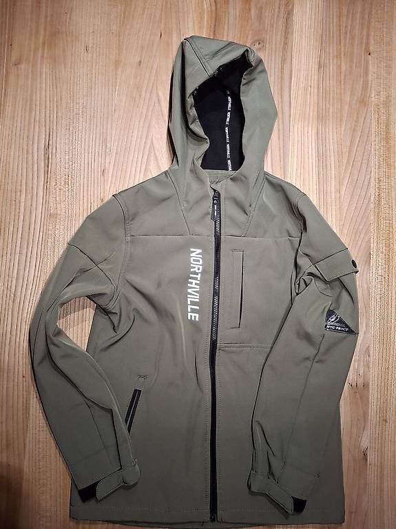 Jacken & Mäntel: Softshelljacke 152 – Gebraucht aus Gähwil von Sinmax