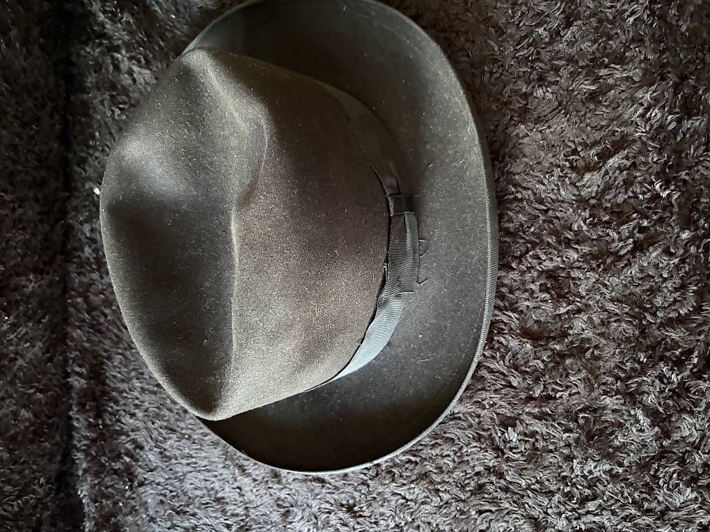 Copricapi, berretti & cappellini: cappello in feltro  – Usato da Davesco-Soragno venduto da ele_vxg5 1