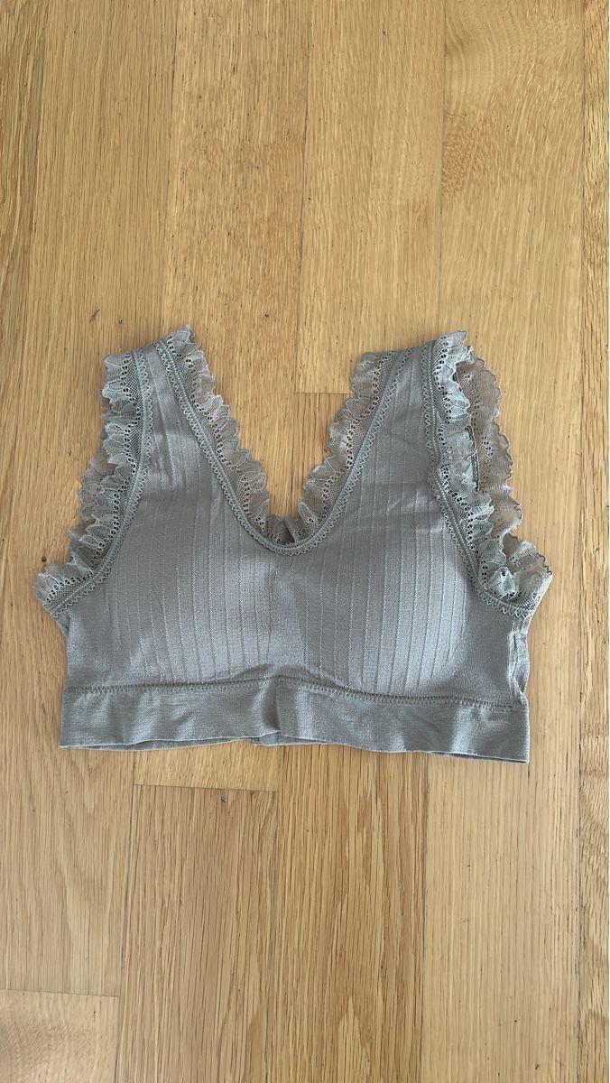 Sonstige Unterwäsche: Bralette mit Spitze Hellbraun Grösse S gebraucht – Gebraucht aus Rupperswil von Birke11