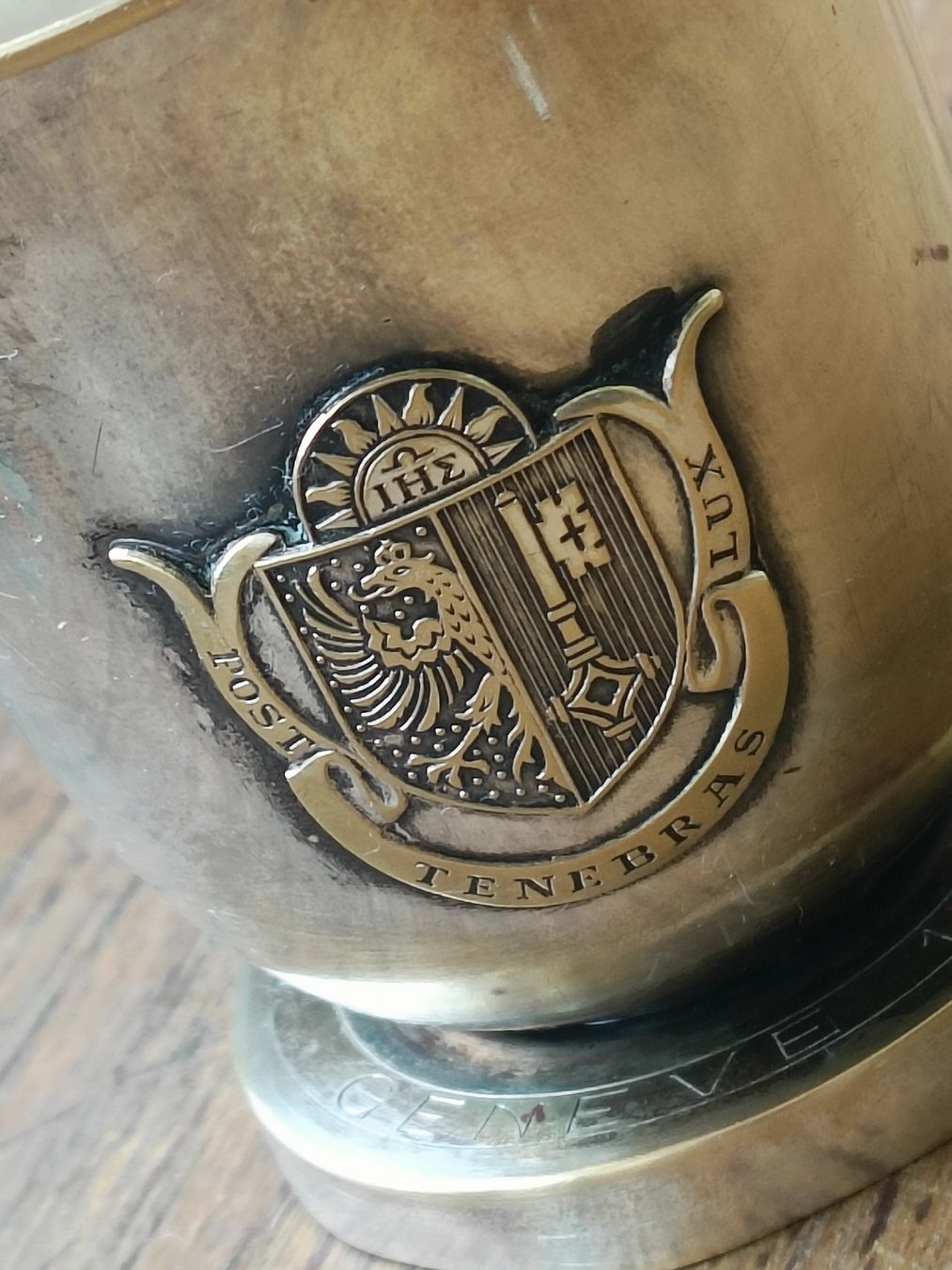 Tasses: Alter Becher / Post Tenebras Lux - Geneve 1942 – D'occasion à Brugg AG par Ente015 1